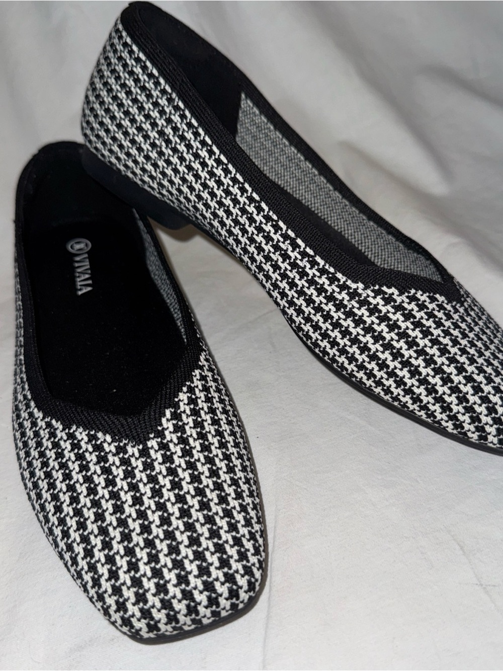 Vivaia Square-Toe V-Cut Flats (Margot 2.0) Black Houndstooth Sz EU35.5  US 5.5